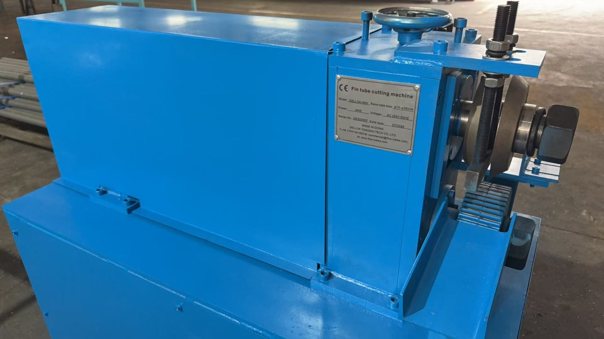 Derniers blogs de l'entreprise sur La machine de découpe de tubes à nageoires a été expédiée avec succès