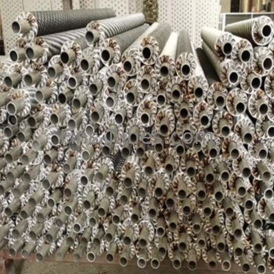 Tubes rondes longitudinales à aileron résistant à la corrosion avec extrémités filetées