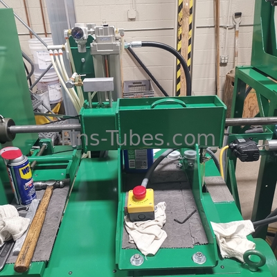 Machine expulsée en aluminium de Finning de tube d'acier inoxydable de carbone de DELLOK