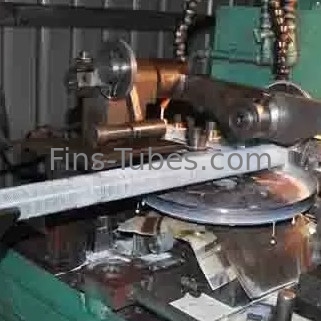 DELLOK a inclus le type L machine expulsée par 12mm d'enveloppe de tube d'aileron de LL OD
